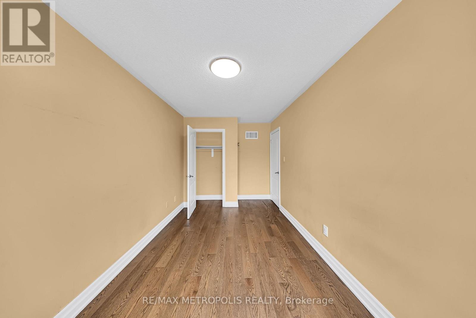 Main - 10 Applegrove Court, Brampton, Ontario  L6R 2Y8 - Photo 25 - W12697064