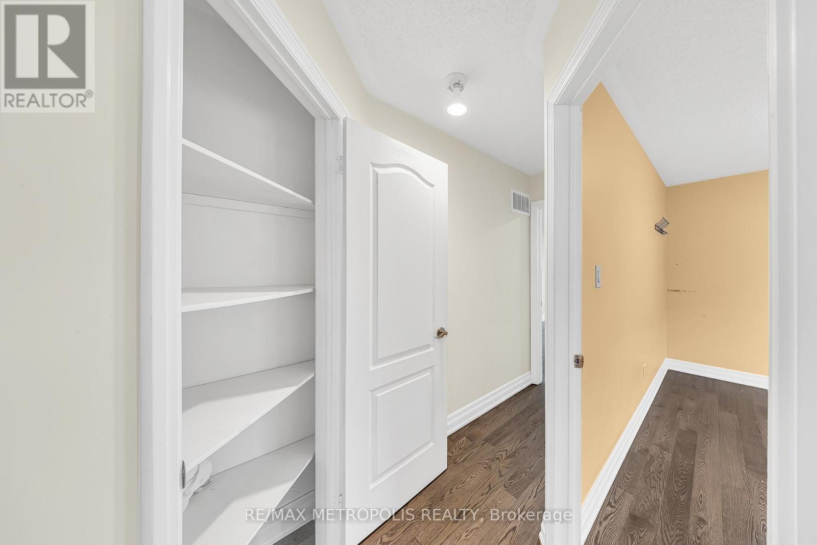 Main - 10 Applegrove Court, Brampton, Ontario  L6R 2Y8 - Photo 27 - W12697064