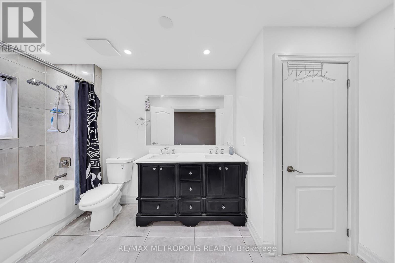 Main - 10 Applegrove Court, Brampton, Ontario  L6R 2Y8 - Photo 32 - W12697064