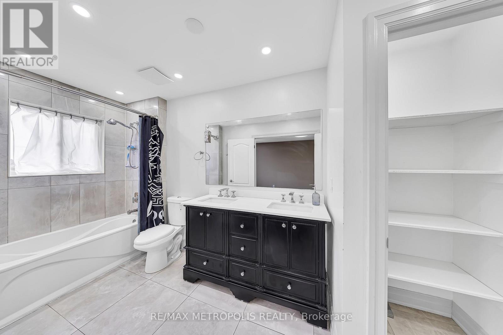 Main - 10 Applegrove Court, Brampton, Ontario  L6R 2Y8 - Photo 33 - W12697064