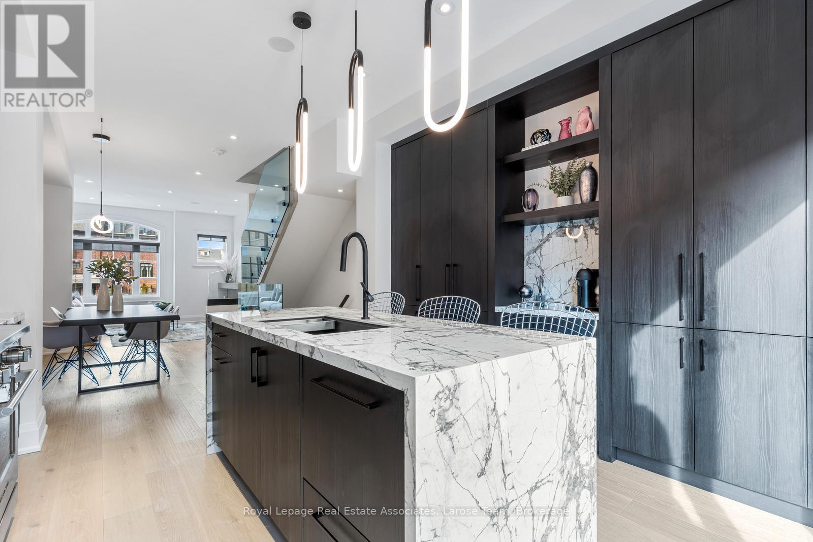 24 - 10 LUNAR CRESCENT, Mississauga, Ontario