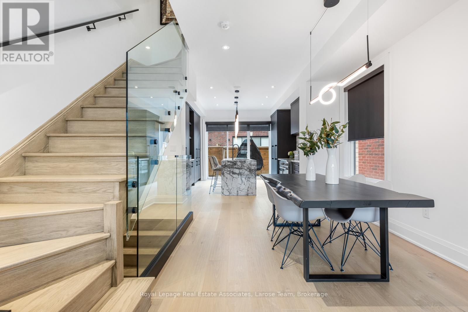 24 - 10 Lunar Crescent, Mississauga, Ontario  L5M 2P6 - Photo 6 - W12697076