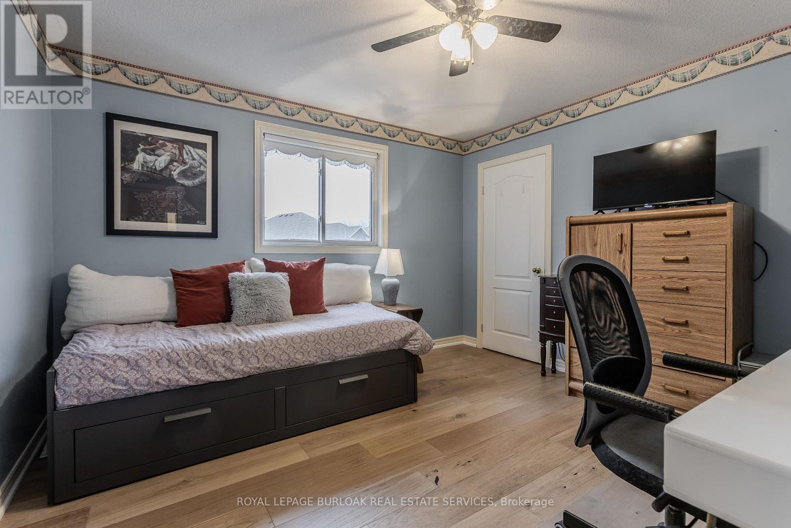 606 Williamson Court, Burlington, Ontario  L7S 2K6 - Photo 19 - W12697130