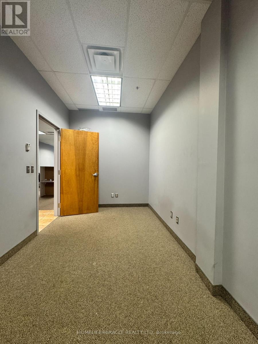 109 - 255 Woodlawn Road W, Guelph, Ontario  N1H 8J1 - Photo 9 - X12411626