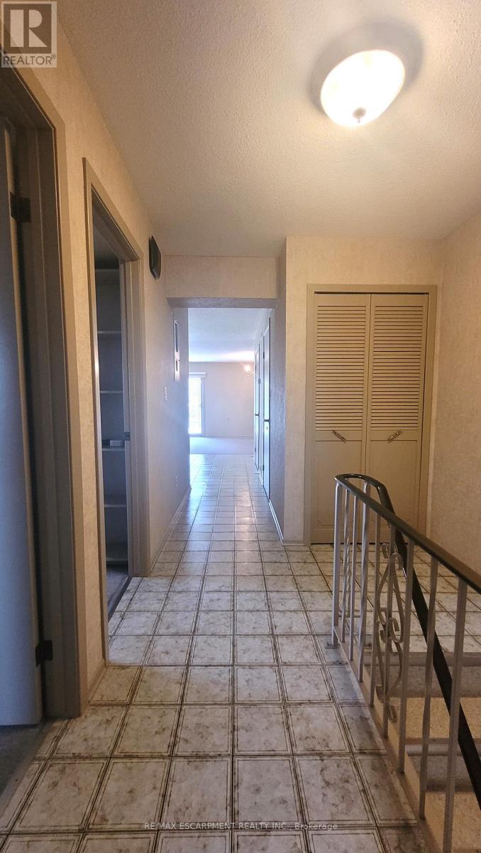 325 Fairview Drive, Brantford, Ontario  N3R 2X3 - Photo 17 - X12691210