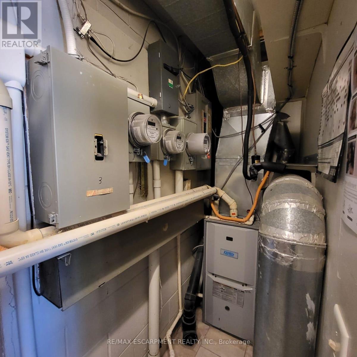 325 Fairview Drive, Brantford, Ontario  N3R 2X3 - Photo 6 - X12691210