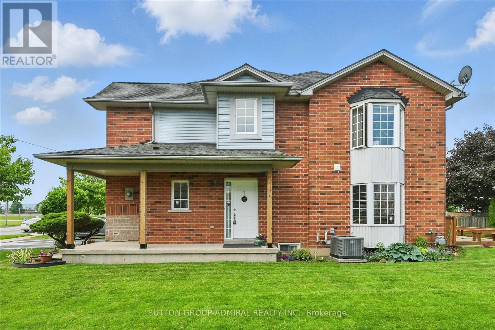 469 Dewitt Road, Hamilton, Ontario  L8E 5W8 - Photo 3 - X12696964