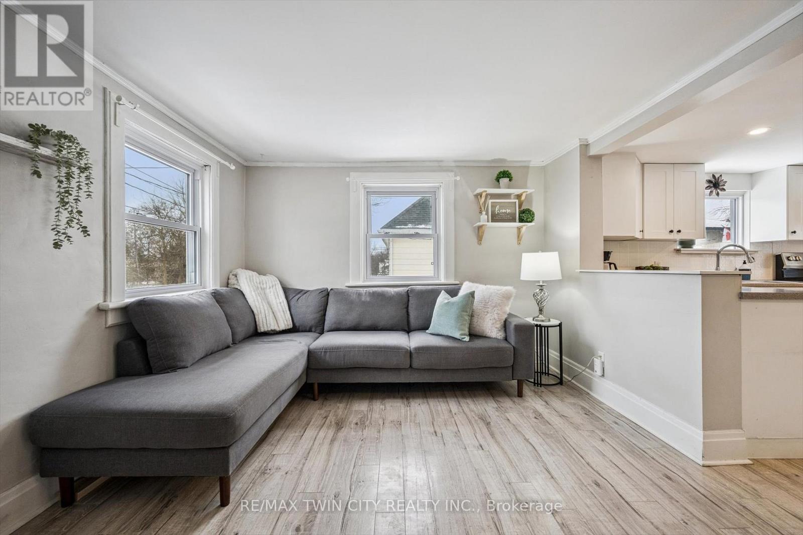 7 Riverside Drive W, Woolwich, Ontario  N3B 1P9 - Photo 10 - X12697036