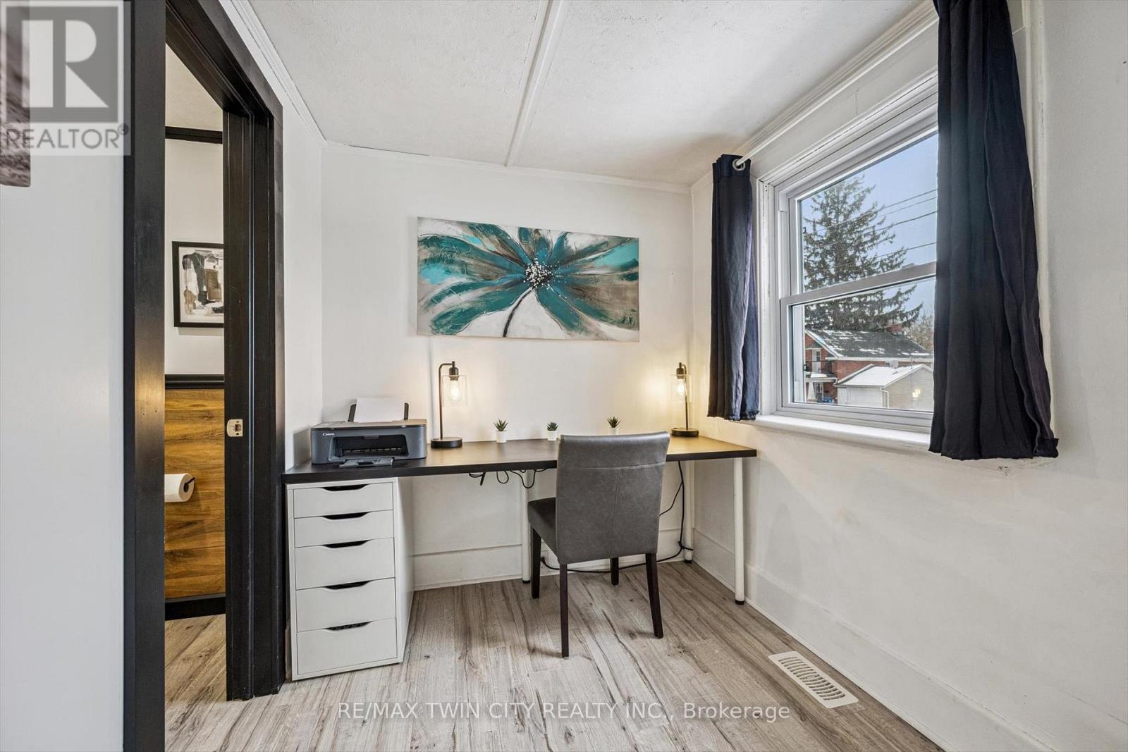 7 Riverside Drive W, Woolwich, Ontario  N3B 1P9 - Photo 12 - X12697036