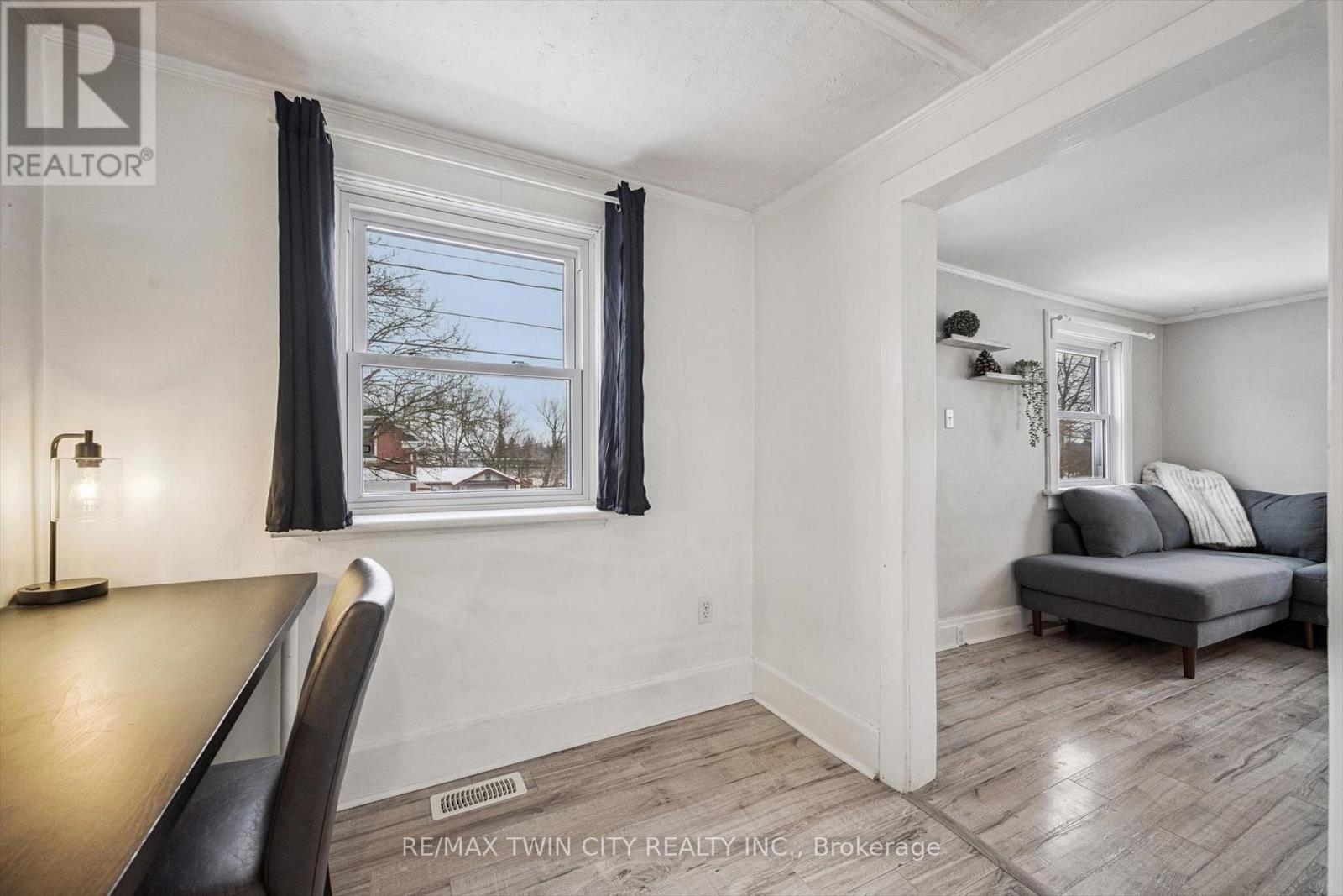 7 Riverside Drive W, Woolwich, Ontario  N3B 1P9 - Photo 14 - X12697036