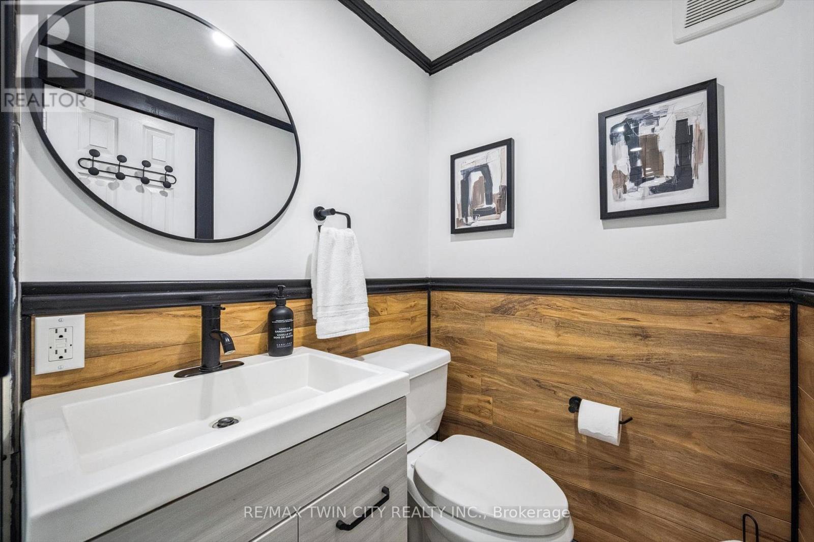 7 Riverside Drive W, Woolwich, Ontario  N3B 1P9 - Photo 16 - X12697036