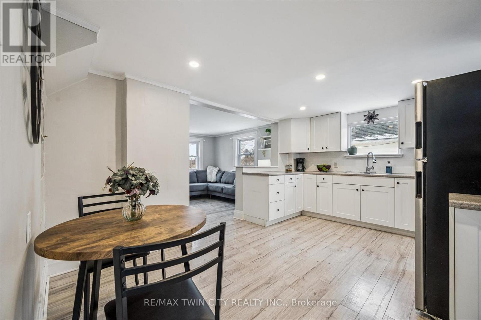 7 Riverside Drive W, Woolwich, Ontario  N3B 1P9 - Photo 23 - X12697036