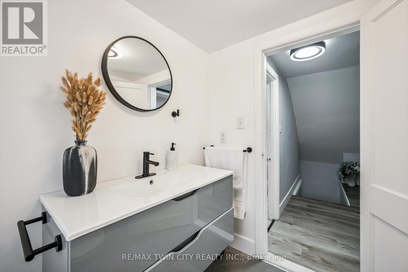 7 Riverside Drive W, Woolwich, Ontario  N3B 1P9 - Photo 32 - X12697036