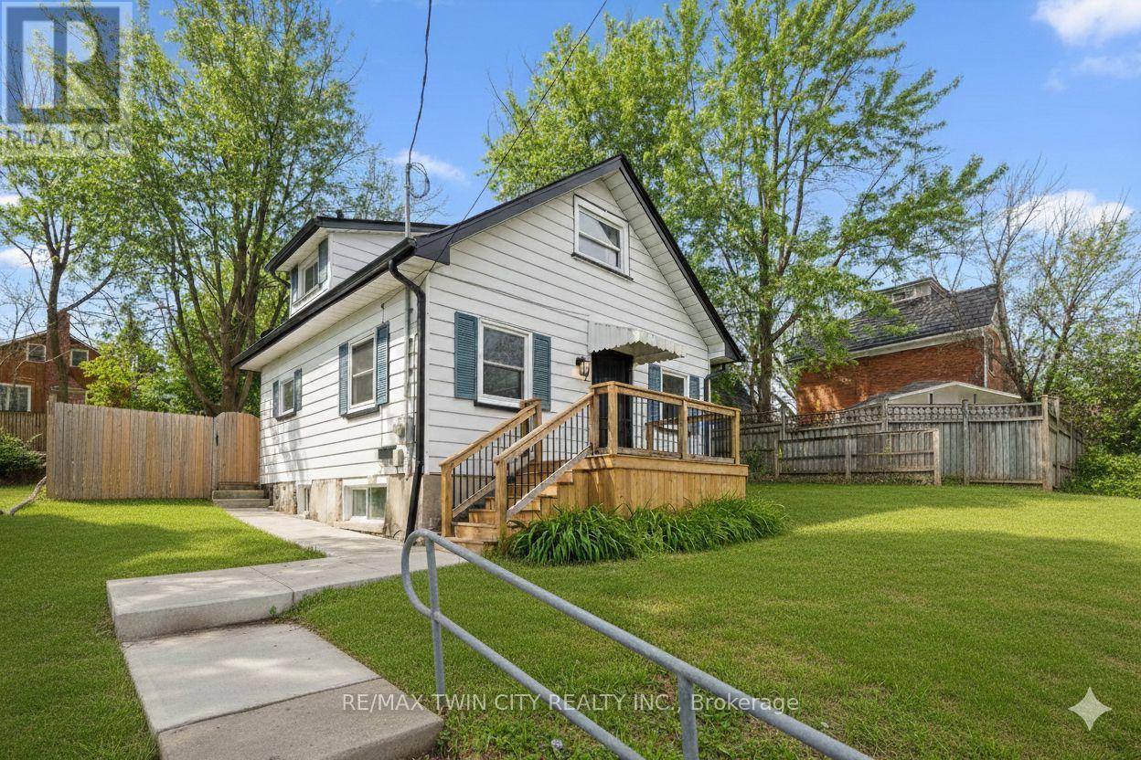 7 Riverside Drive W, Woolwich, Ontario  N3B 1P9 - Photo 5 - X12697036