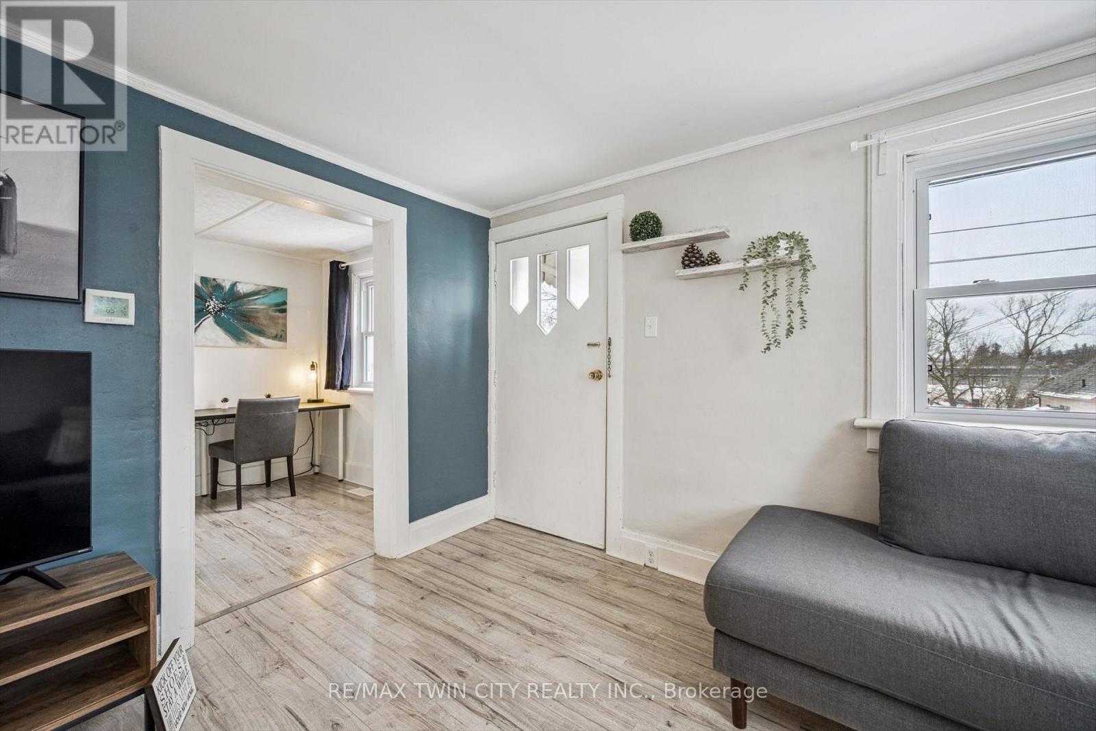 7 Riverside Drive W, Woolwich, Ontario  N3B 1P9 - Photo 7 - X12697036