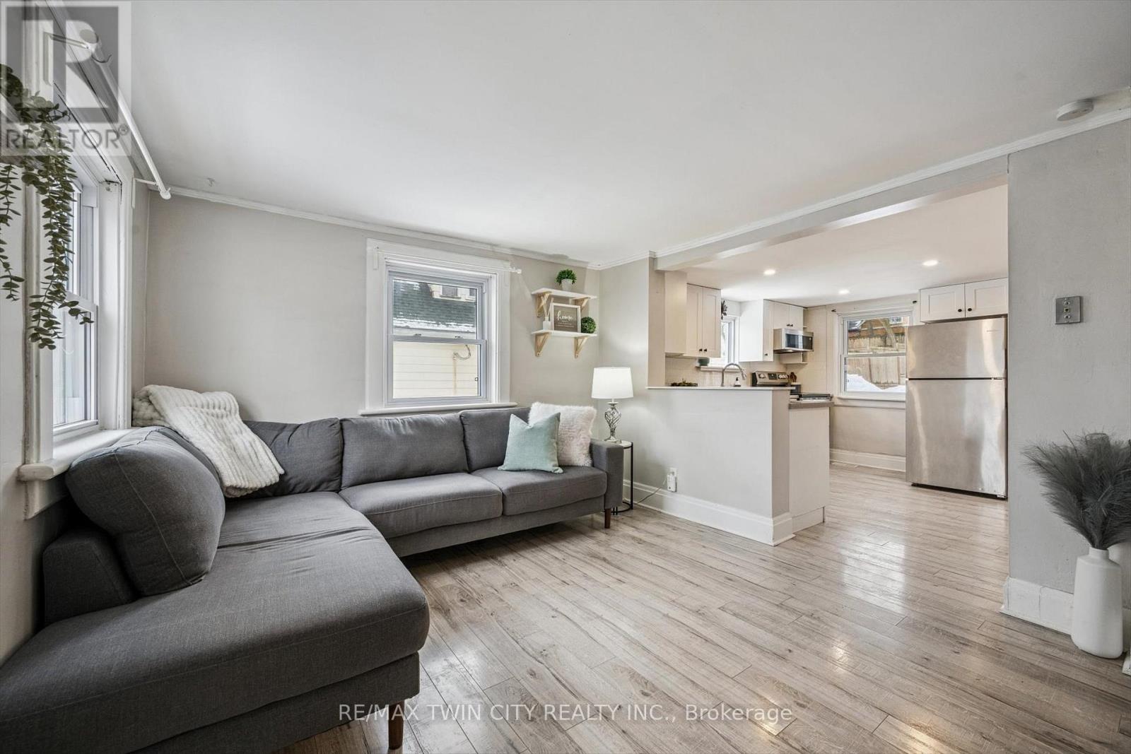 7 Riverside Drive W, Woolwich, Ontario  N3B 1P9 - Photo 8 - X12697036