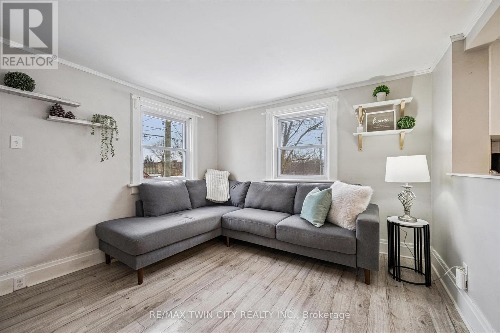 7 Riverside Drive W, Woolwich, Ontario  N3B 1P9 - Photo 9 - X12697036