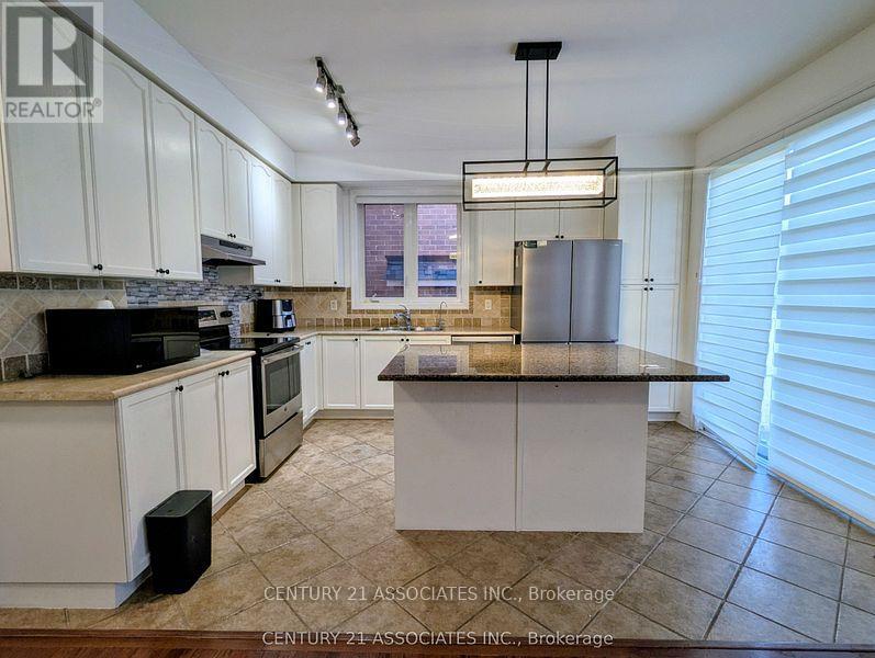 177 Montreal Circle, Hamilton, Ontario  L8E 0C6 - Photo 10 - X12697094