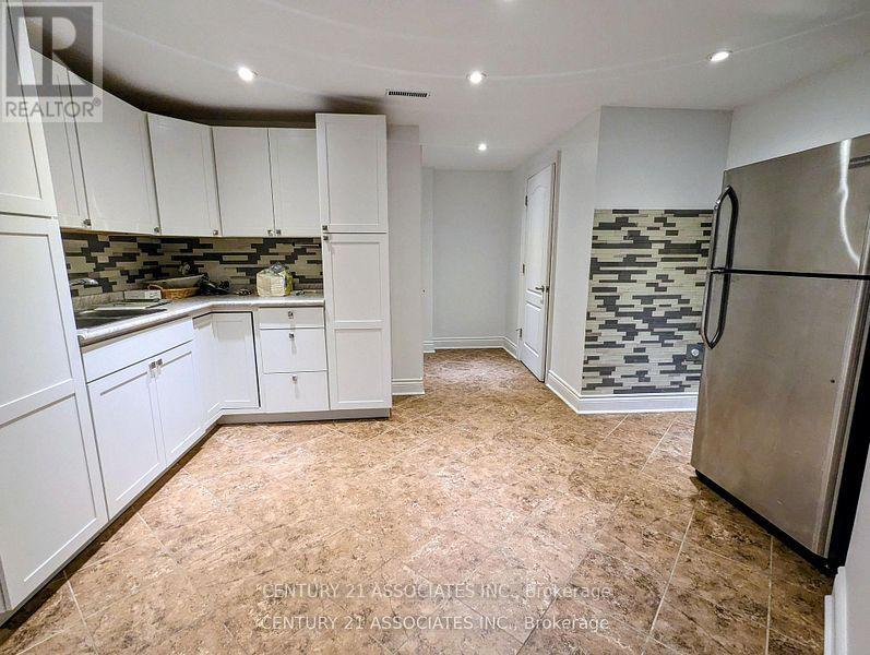 177 Montreal Circle, Hamilton, Ontario  L8E 0C6 - Photo 13 - X12697094