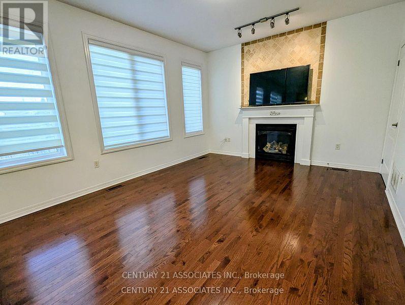 177 Montreal Circle, Hamilton, Ontario  L8E 0C6 - Photo 2 - X12697094