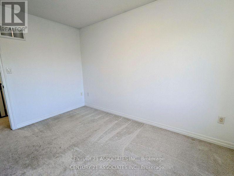 177 Montreal Circle, Hamilton, Ontario  L8E 0C6 - Photo 24 - X12697094