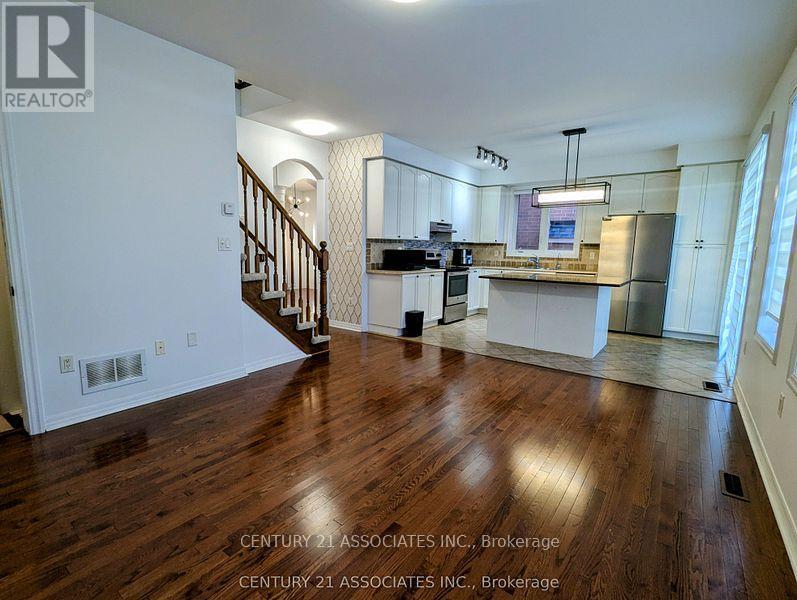 177 Montreal Circle, Hamilton, Ontario  L8E 0C6 - Photo 6 - X12697094