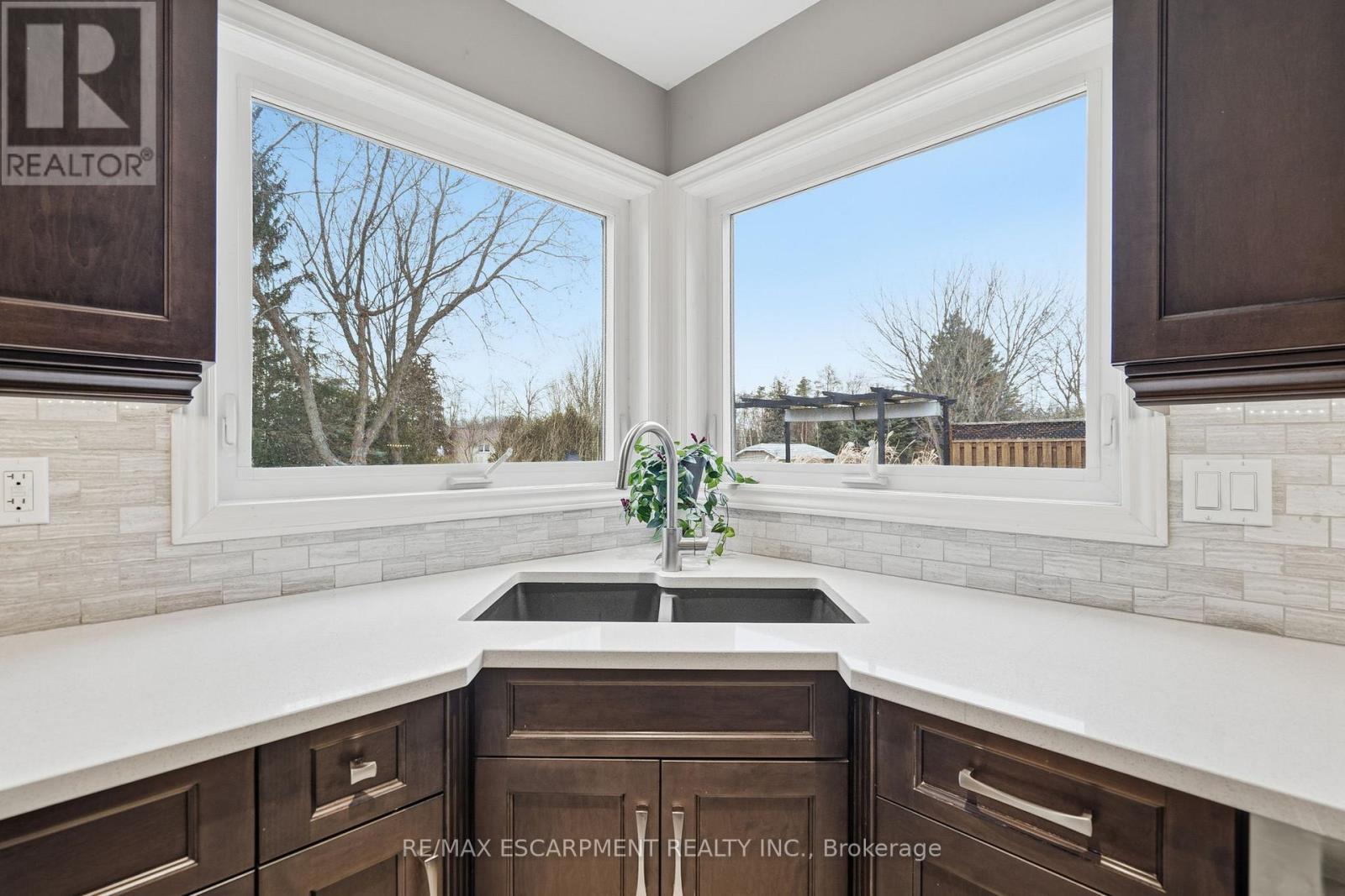 9 Cornelia Court, Hamilton, Ontario  L8B 0Z9 - Photo 10 - X12697164