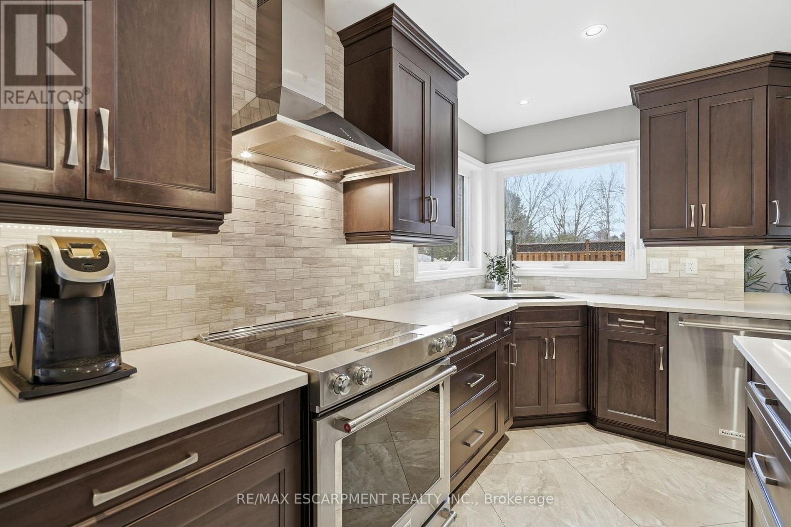 9 Cornelia Court, Hamilton, Ontario  L8B 0Z9 - Photo 11 - X12697164