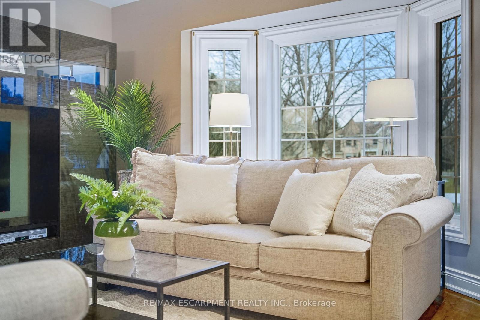 9 Cornelia Court, Hamilton, Ontario  L8B 0Z9 - Photo 5 - X12697164