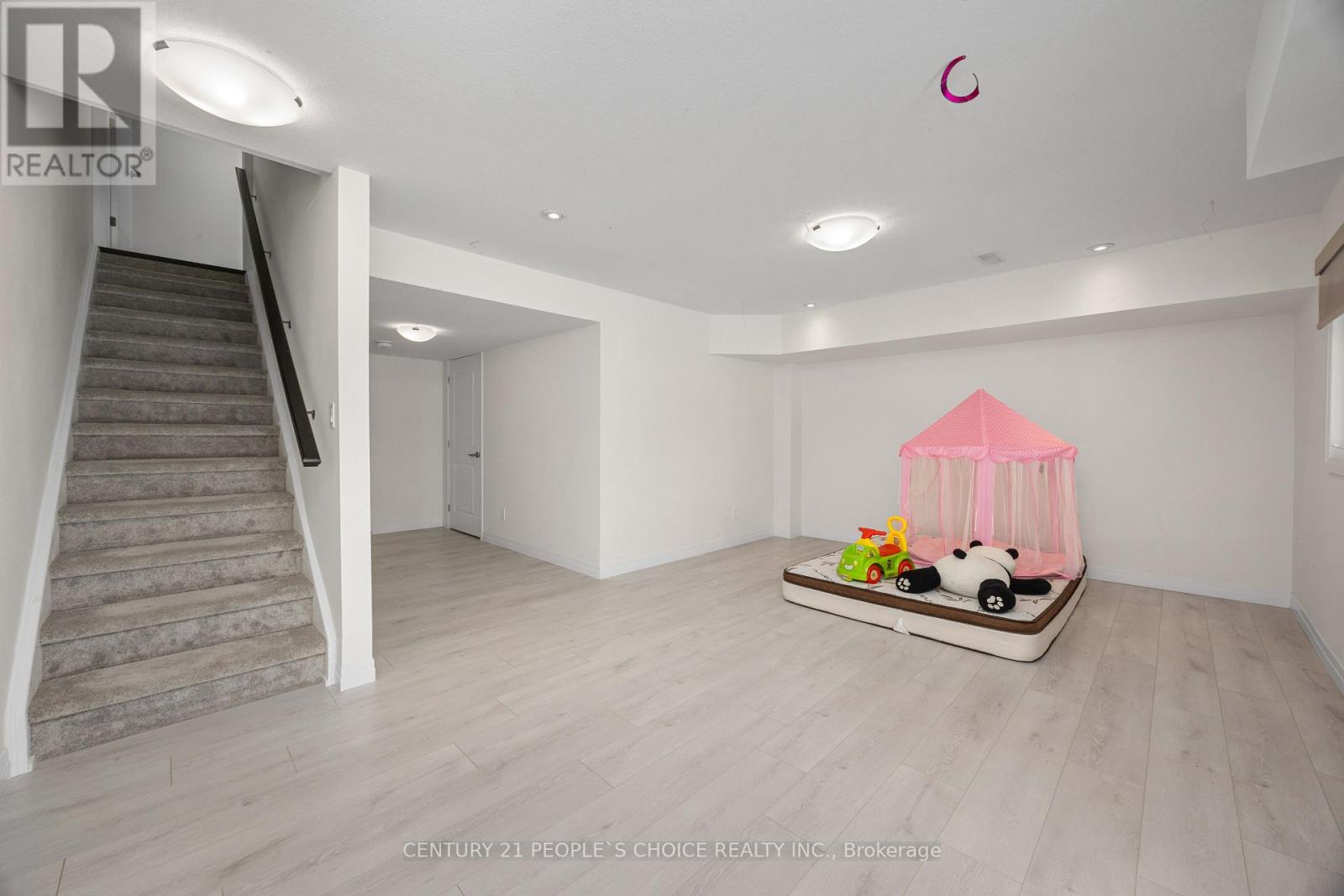 9 Queensbrook Crescent, Cambridge, Ontario  N1S 0E5 - Photo 27 - X12697166