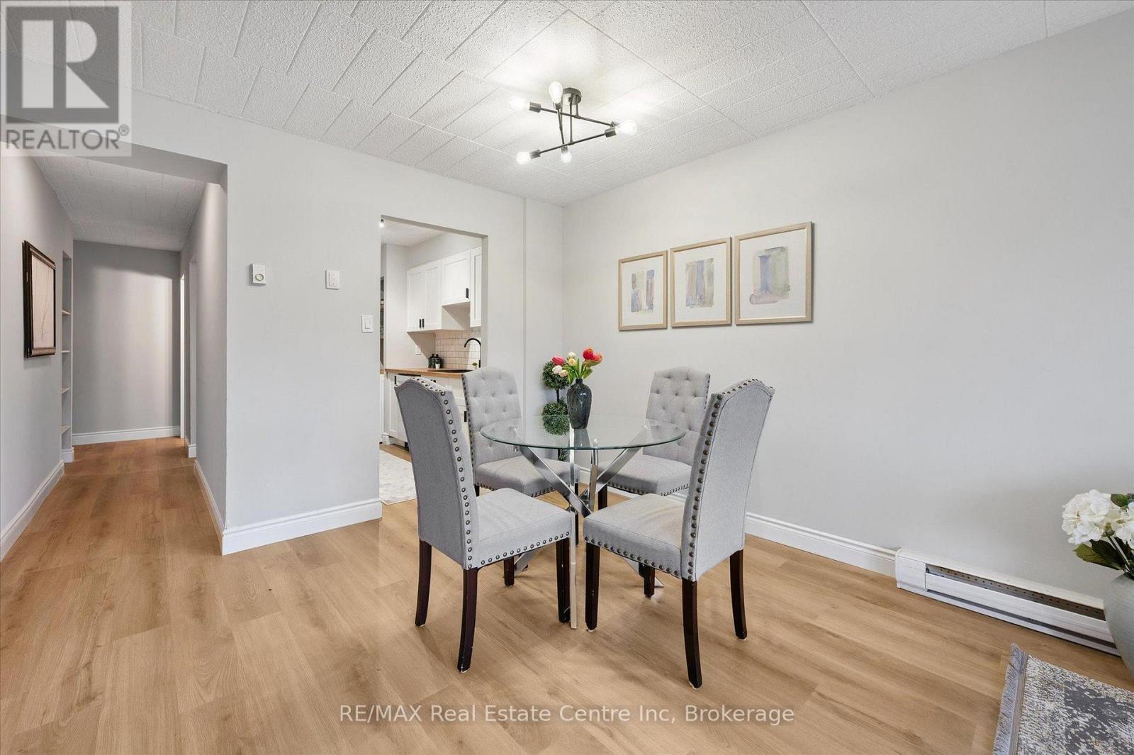 102 - 105 Conroy Crescent, Guelph (Dovercliffe Park/old University), Ontario  N1G 2V5 - Photo 7 - X12697226