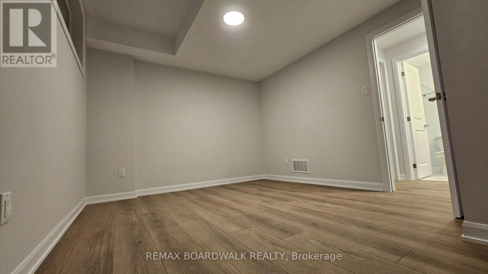 17 - 801 Glenroy Gilbert Drive, Ottawa, Ontario  K2J 5R6 - Photo 8 - X12510800