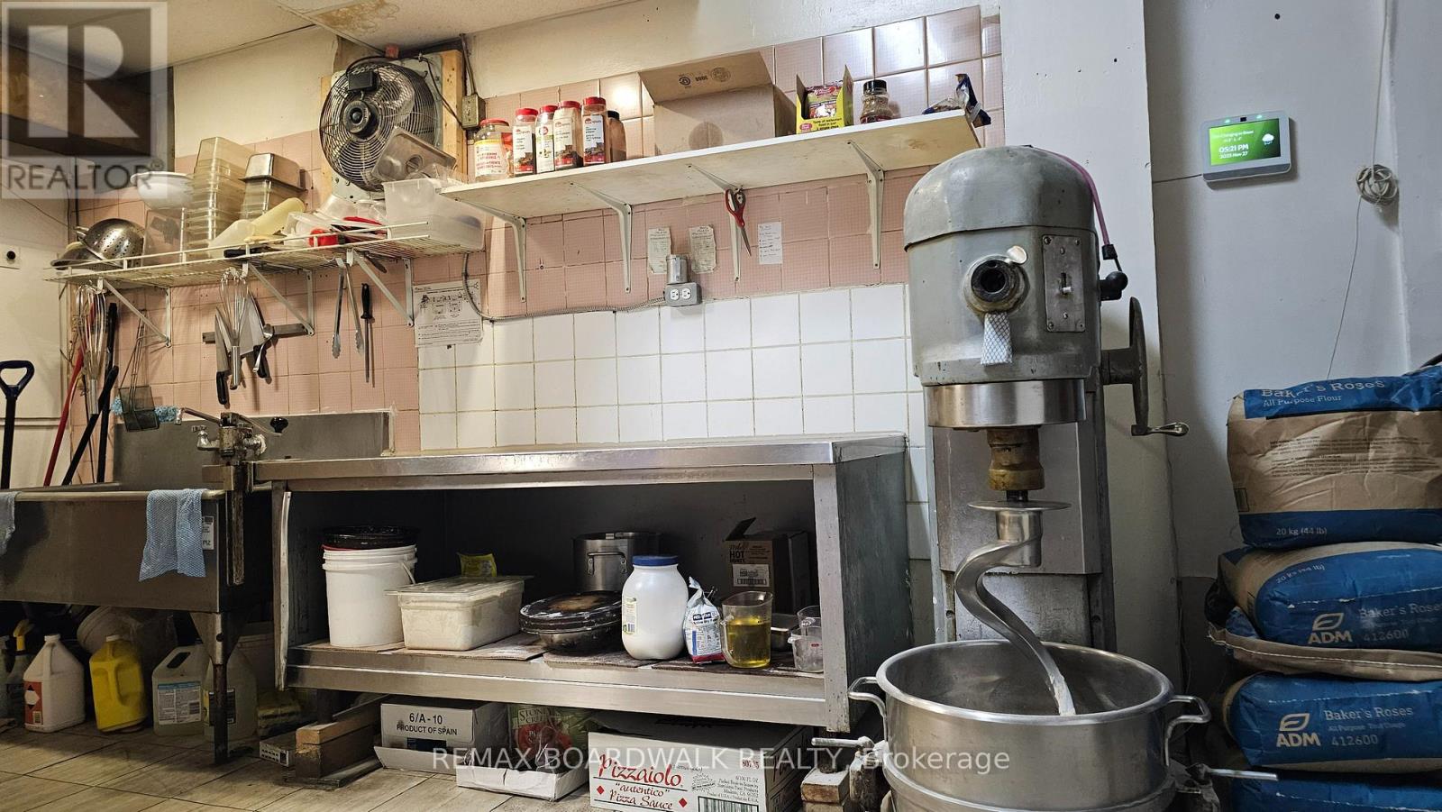 1012 Merivale Road, Ottawa, Ontario  K1Z 6A5 - Photo 12 - X12553456