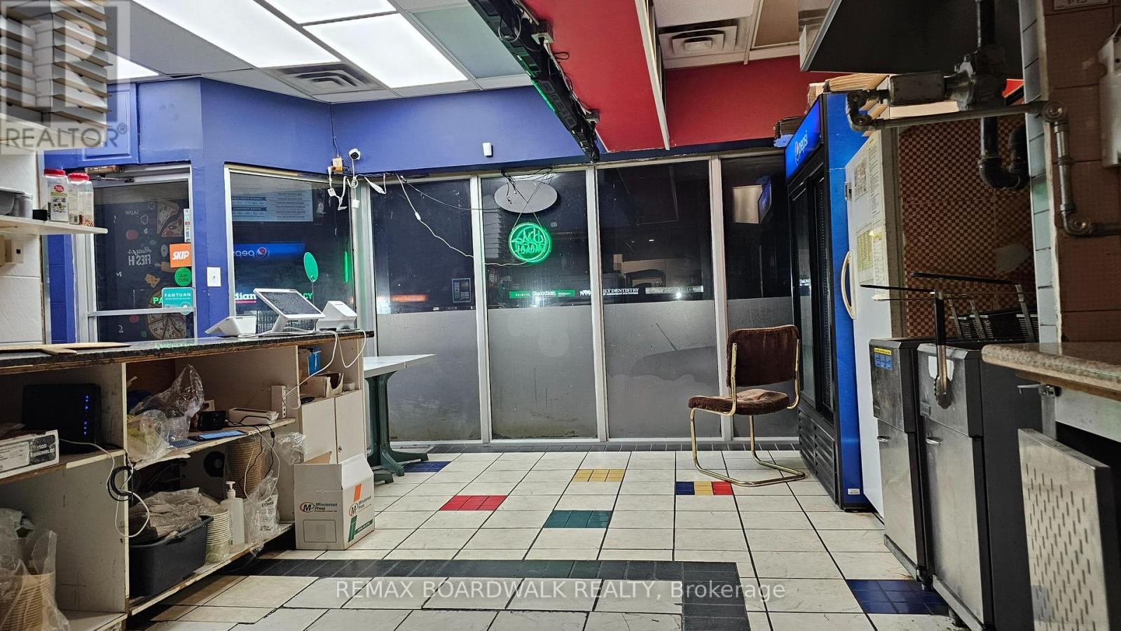 1012 Merivale Road, Ottawa, Ontario  K1Z 6A5 - Photo 8 - X12553456