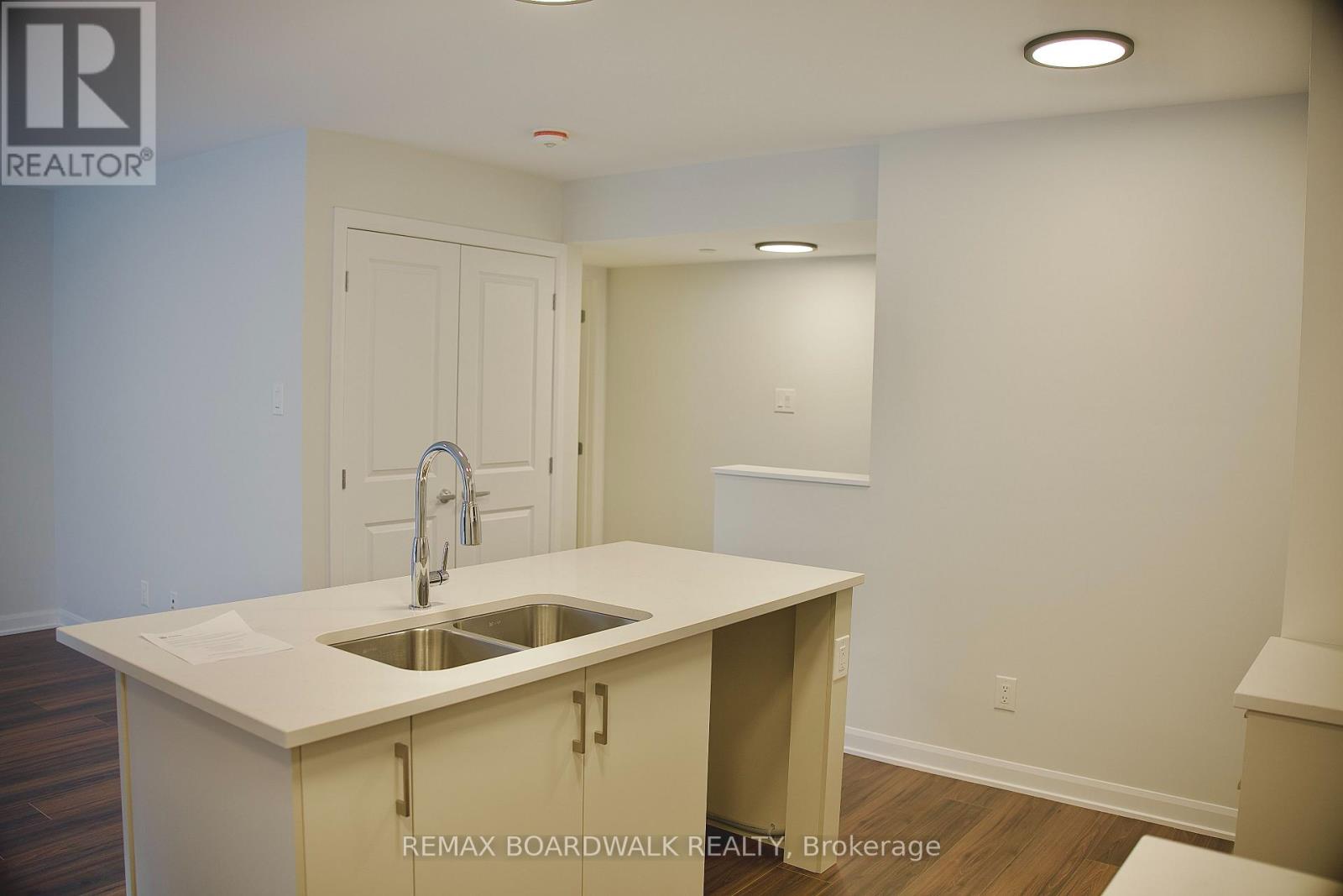 21 - 701 Glenroy Gilbert Drive, Ottawa, Ontario  K2J 5W2 - Photo 6 - X12564728