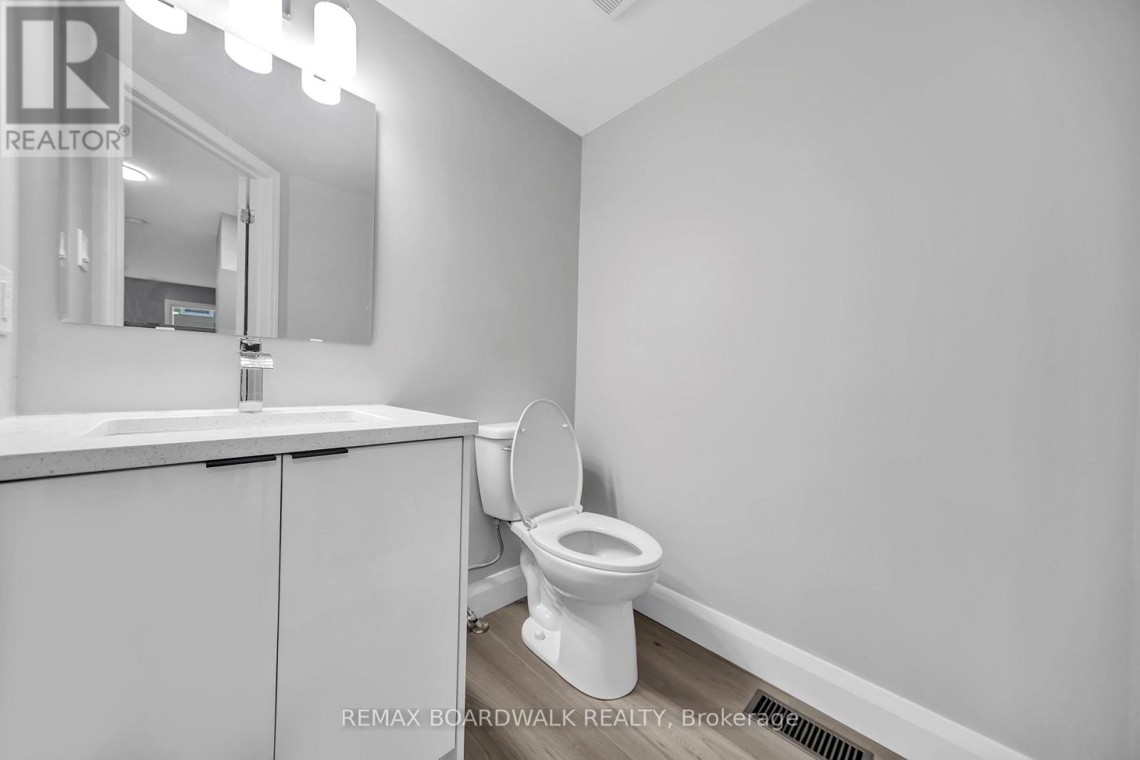 714 Sanibel Private, Ottawa, Ontario  K2H 0A8 - Photo 38 - X12580154