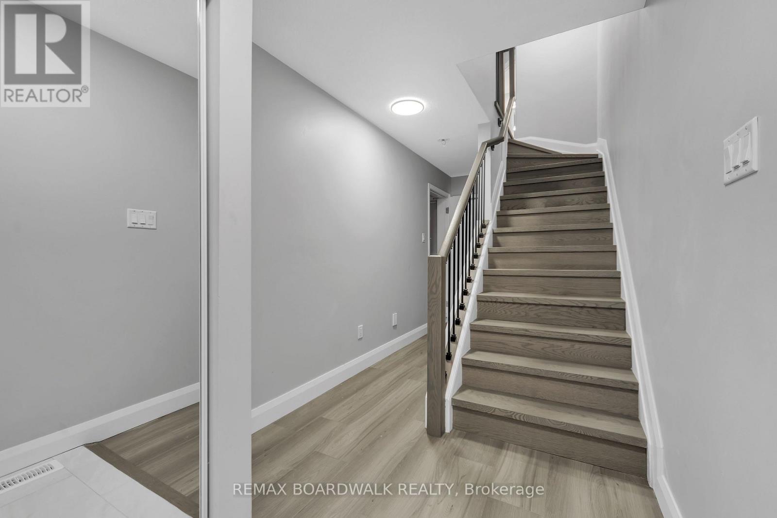 714 Sanibel Private, Ottawa, Ontario  K2H 0A8 - Photo 7 - X12580154