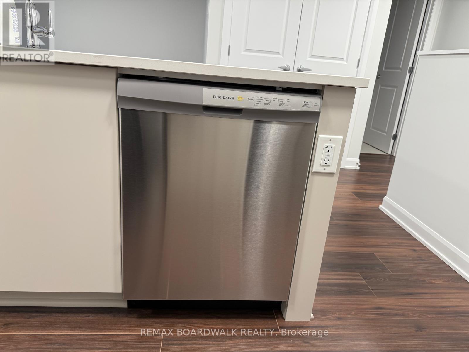 21 - 701 Glenroy Gilbert Drive, Ottawa, Ontario  K2J 5W2 - Photo 9 - X12564728