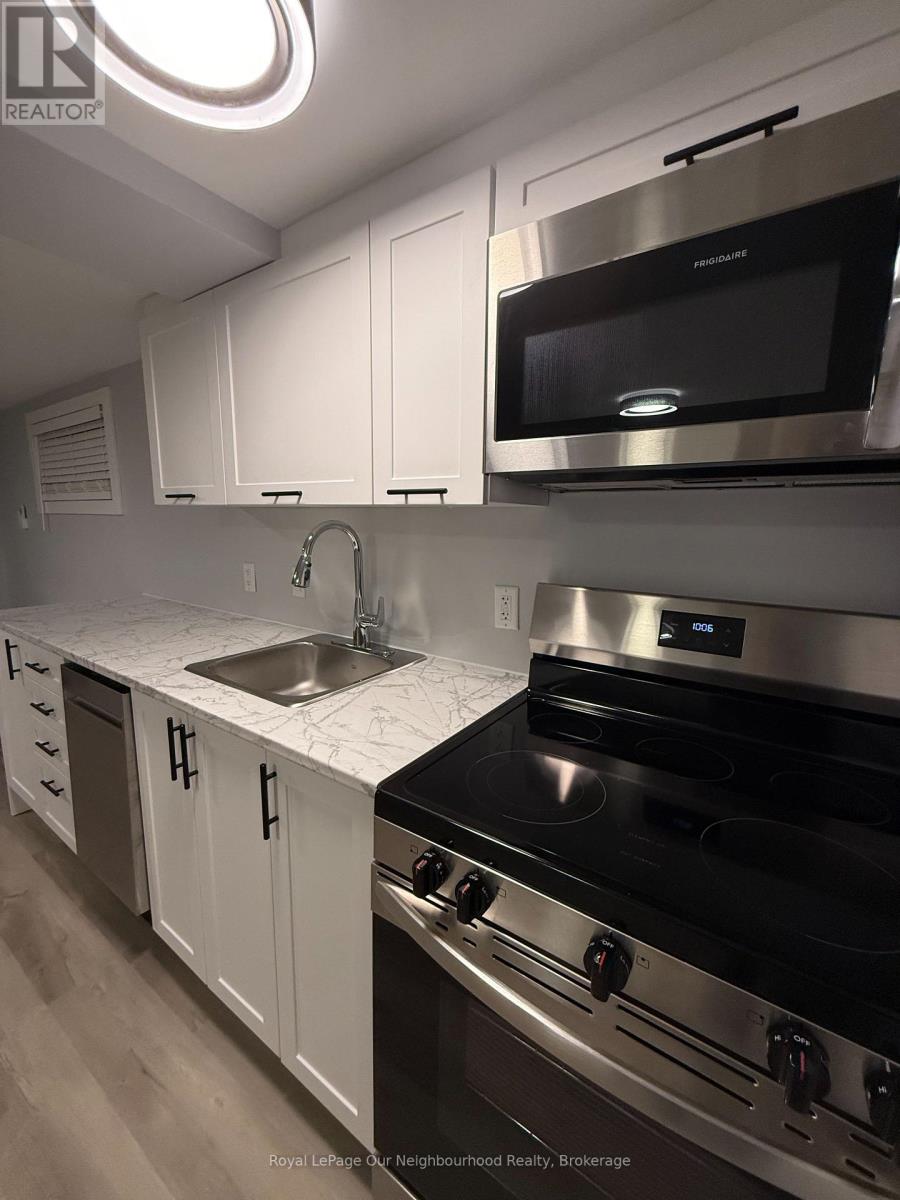 Lower - 997 Armour Road, Peterborough, Ontario  K9H 7H2 - Photo 5 - X12697264