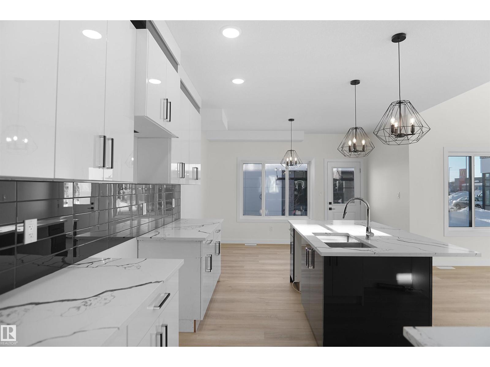 6807 169 Av Nw, Edmonton, Alberta  T5Z 0H2 - Photo 9 - E4470024