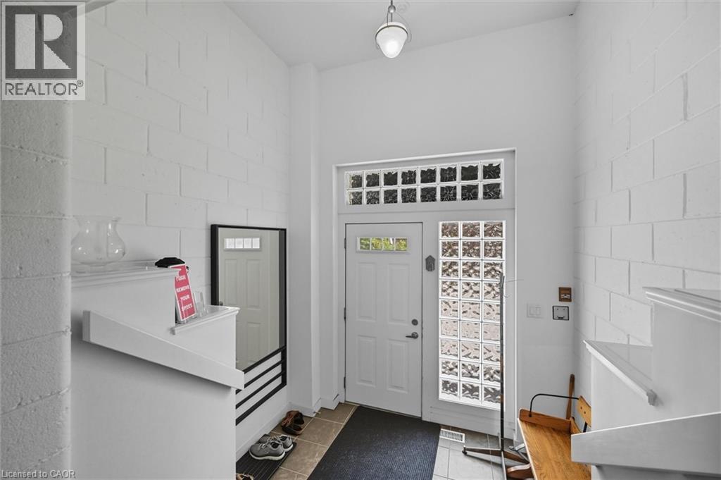 49 Ontario Street Unit 1, Grimsby, Ontario  L3M 3H2 - Photo 2 - 40797165