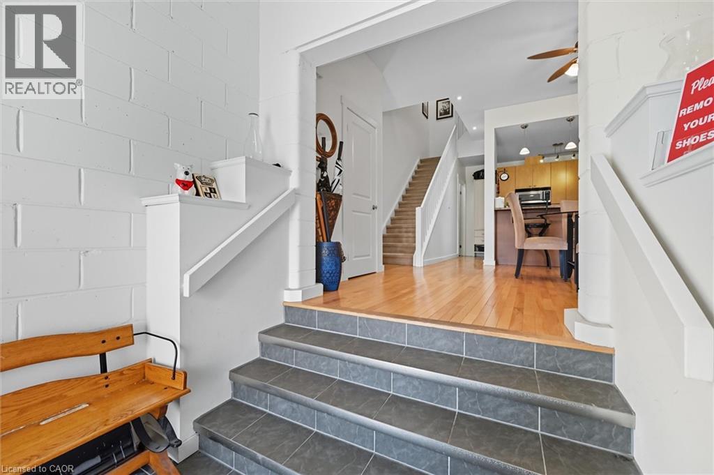 49 Ontario Street Unit 1, Grimsby, Ontario  L3M 3H2 - Photo 3 - 40797165