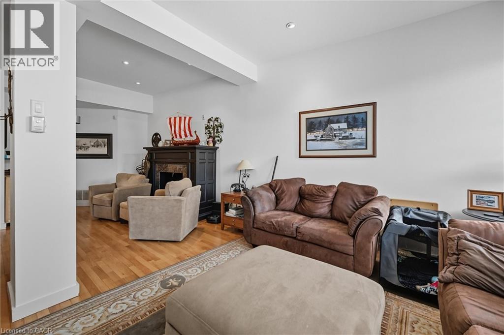 49 Ontario Street Unit 1, Grimsby, Ontario  L3M 3H2 - Photo 8 - 40797165