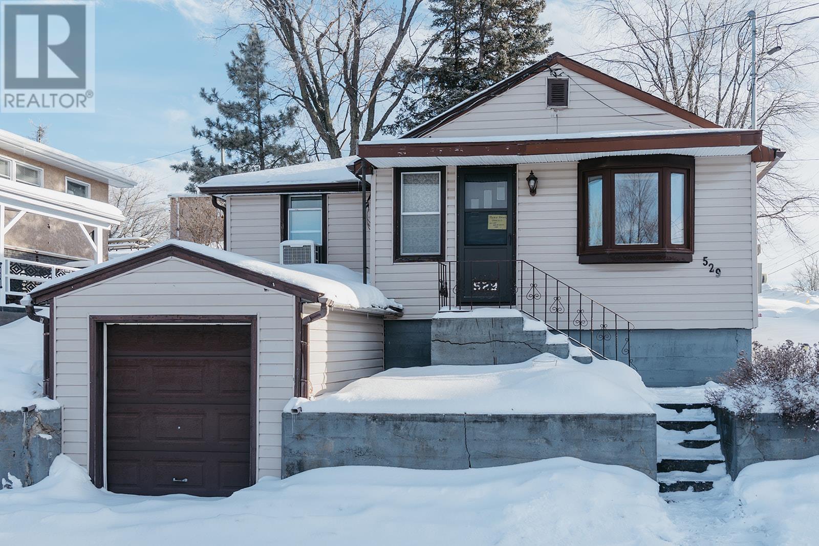 529 Fourth Ave S, Kenora, Ontario  P9N 1Z4 - Photo 2 - TB2600071