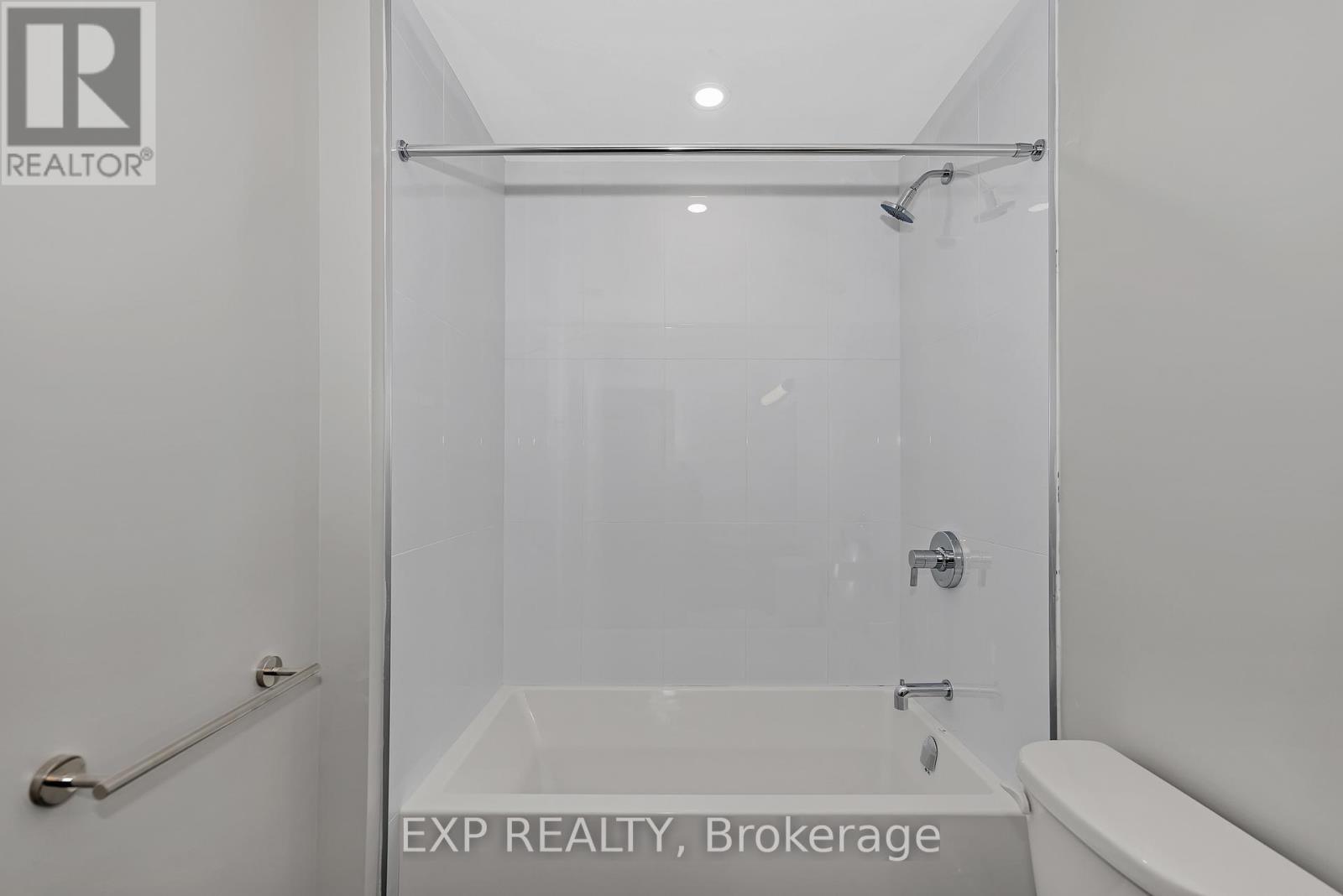 303 - 211 Armstrong Street, Ottawa, Ontario  K1Y 2W3 - Photo 10 - X12697232