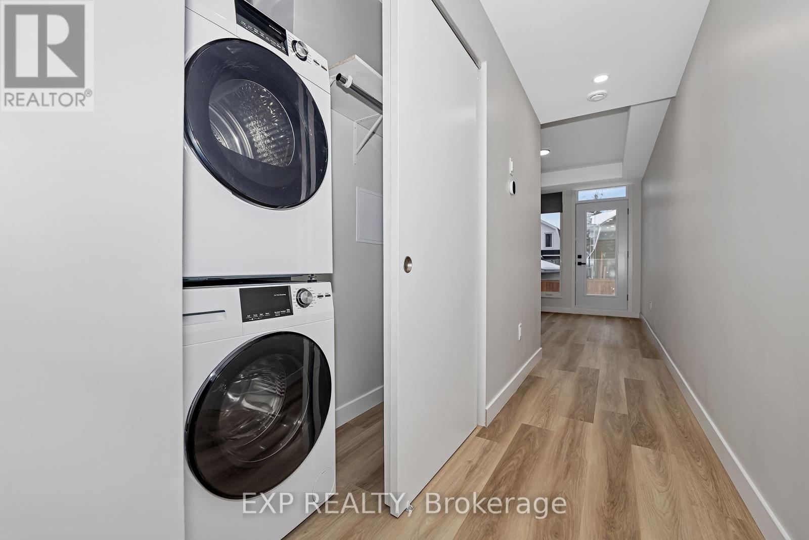 303 - 211 Armstrong Street, Ottawa, Ontario  K1Y 2W3 - Photo 14 - X12697232