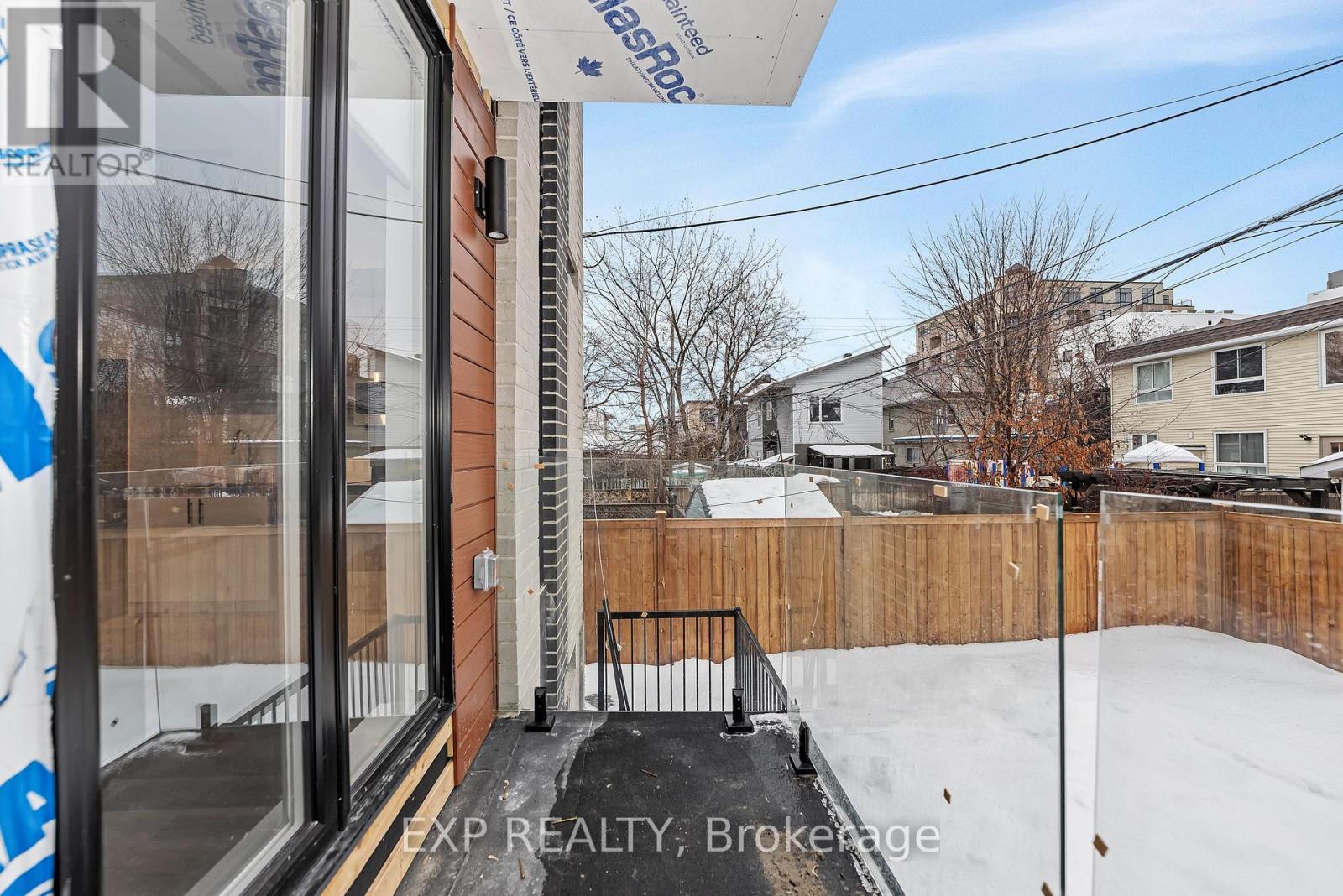 303 - 211 Armstrong Street, Ottawa, Ontario  K1Y 2W3 - Photo 15 - X12697232