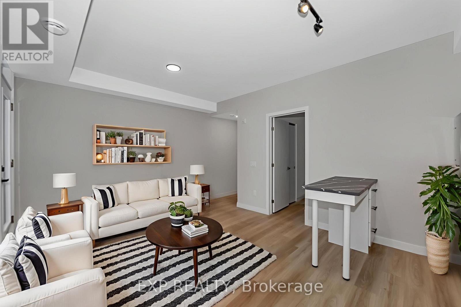 303 - 211 Armstrong Street, Ottawa, Ontario  K1Y 2W3 - Photo 8 - X12697232