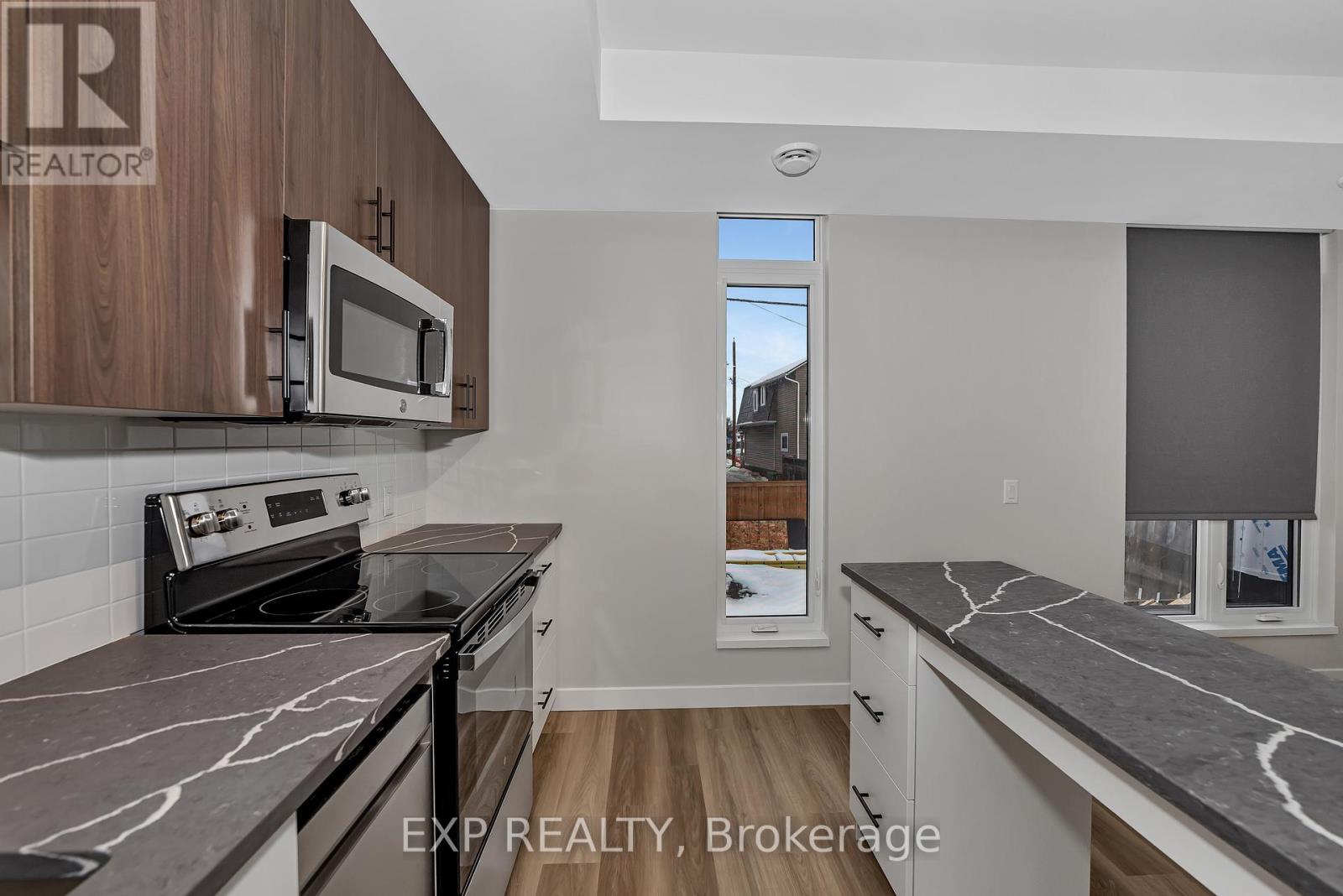 302 - 211 Armstrong Street, Ottawa, Ontario  K1Y 2W3 - Photo 11 - X12697234