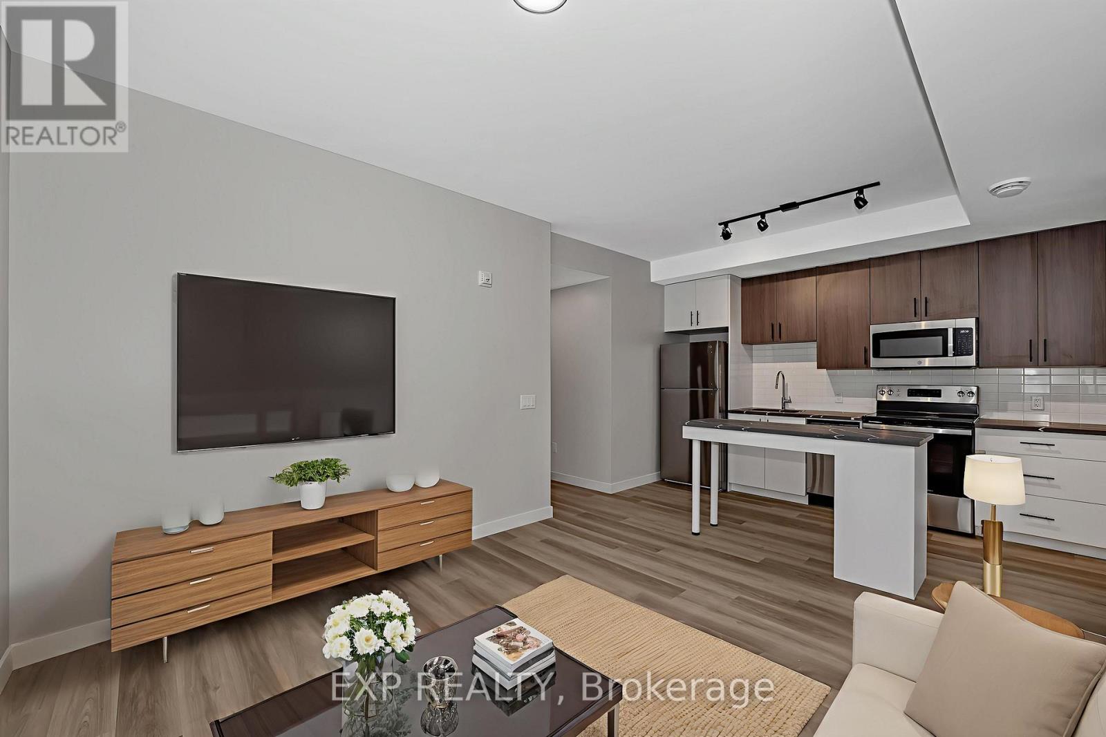 302 - 211 Armstrong Street, Ottawa, Ontario  K1Y 2W3 - Photo 5 - X12697234